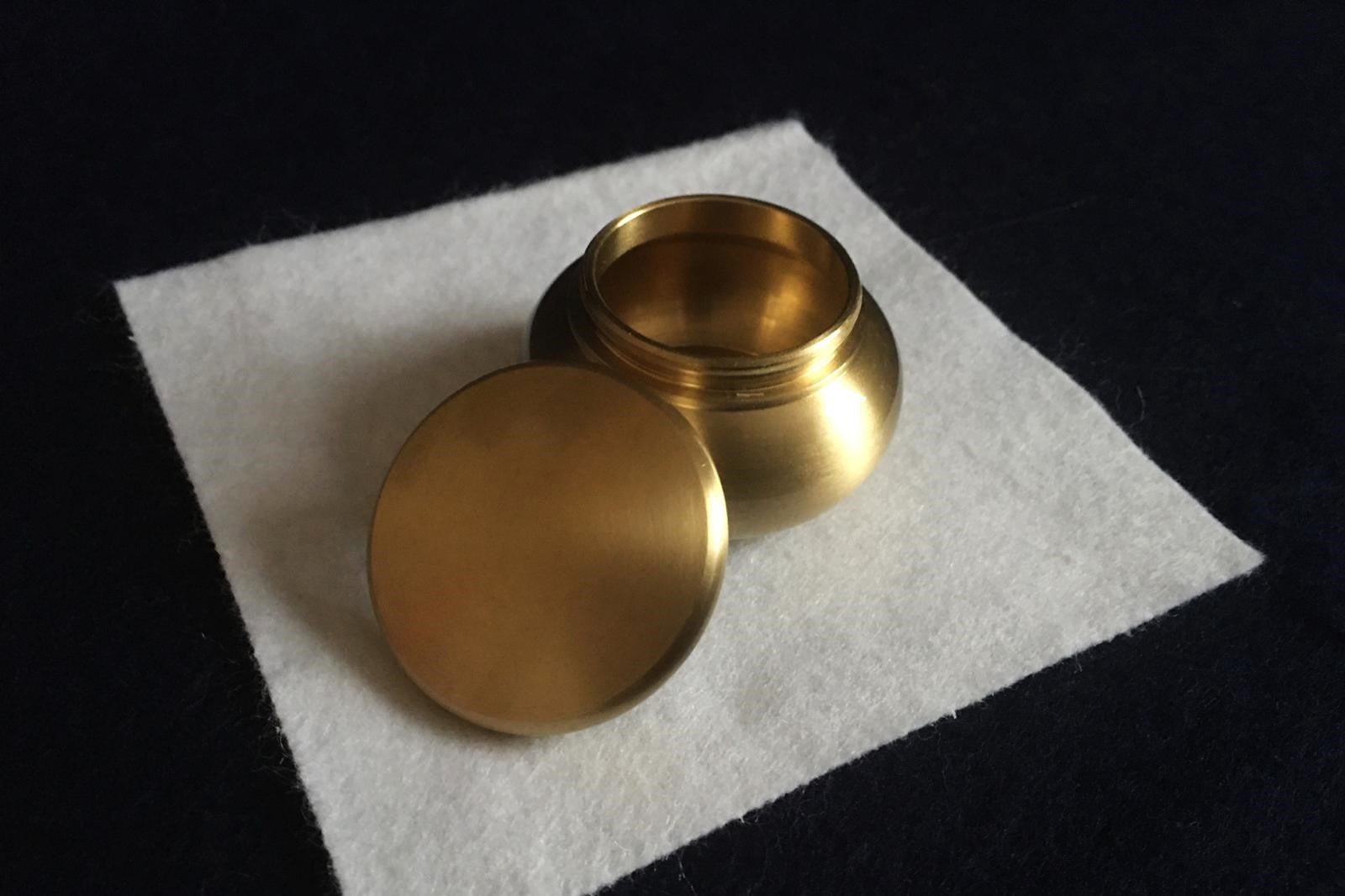 Brass inkwell for Arabic calligraphy (1)